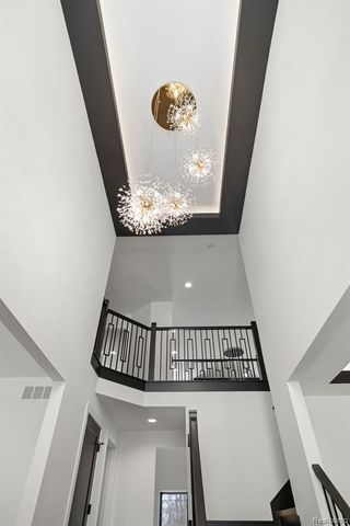 1545 Tiverton Trail Drive, Rochester Hills, MI 48306