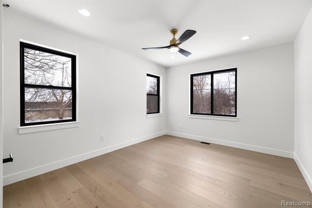 1545 Tiverton Trail Drive, Rochester Hills, MI 48306
