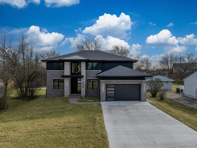 1545 Tiverton Trail Drive, Rochester Hills, MI 48306