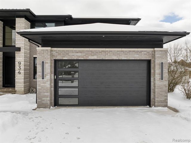 1545 Tiverton Trail Drive, Rochester Hills, MI 48306