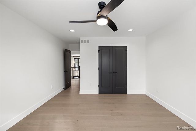 1545 Tiverton Trail Drive, Rochester Hills, MI 48306