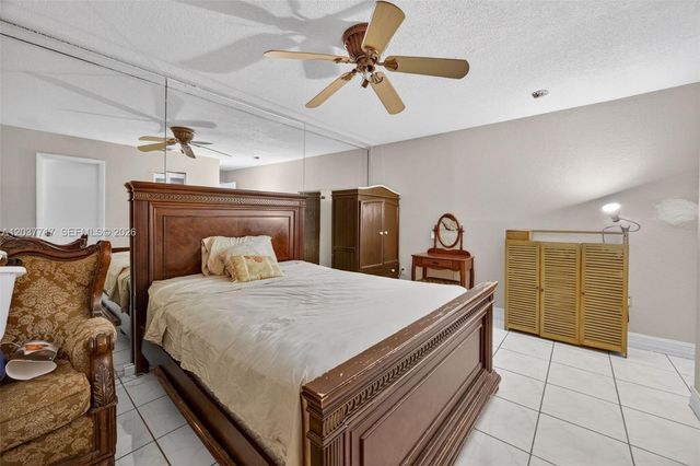 313 NW 132nd Pl, Miami, FL 33182