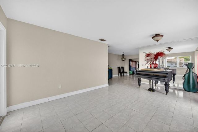 313 NW 132nd Pl, Miami, FL 33182