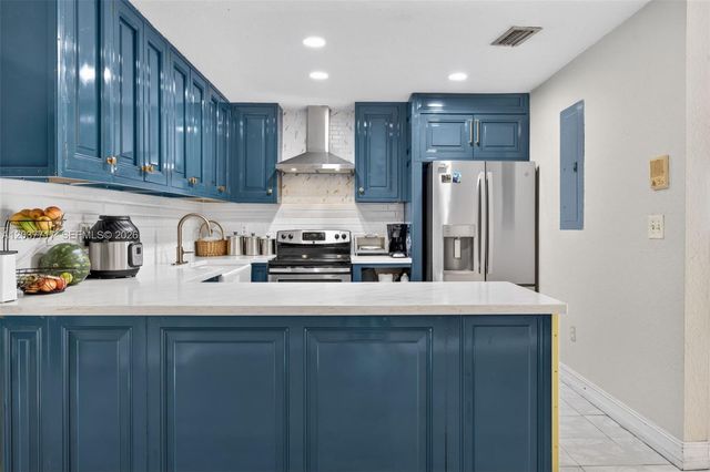 313 NW 132nd Pl, Miami, FL 33182