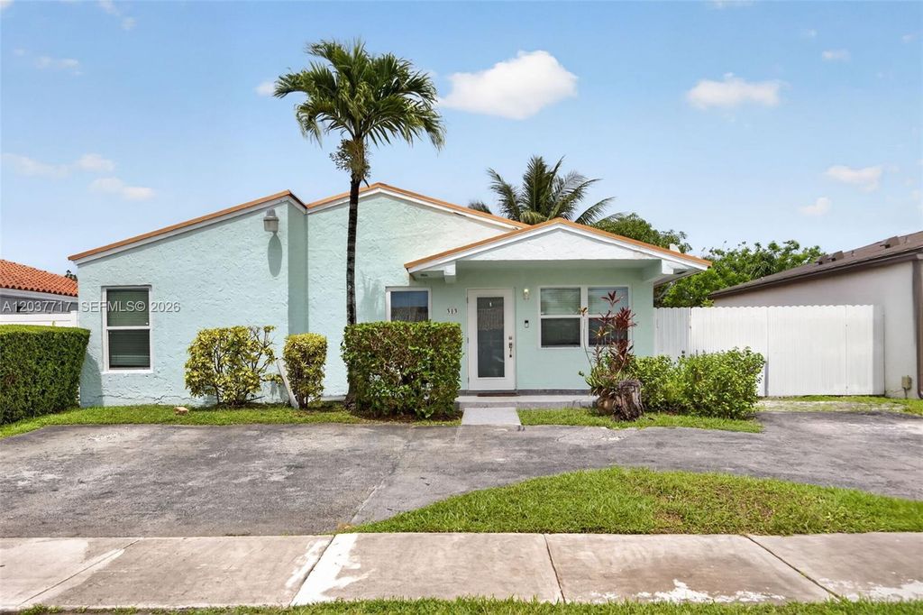 313 NW 132nd Pl, Miami, FL 33182