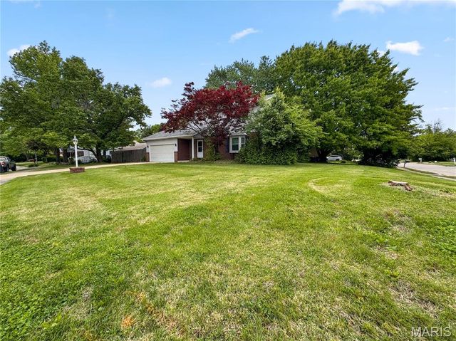 1902 Applegate Lane, Edwardsville, IL 62025