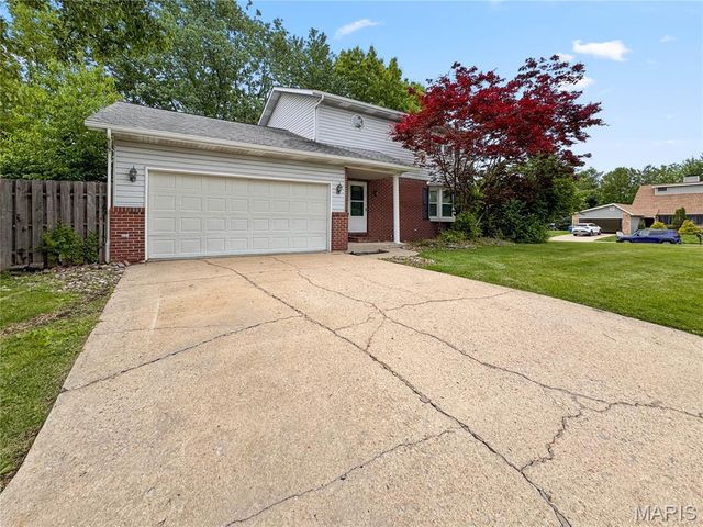 1902 Applegate Lane, Edwardsville, IL 62025