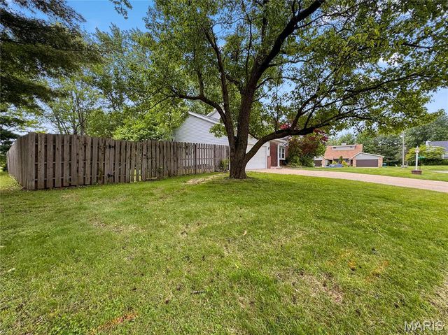 1902 Applegate Lane, Edwardsville, IL 62025