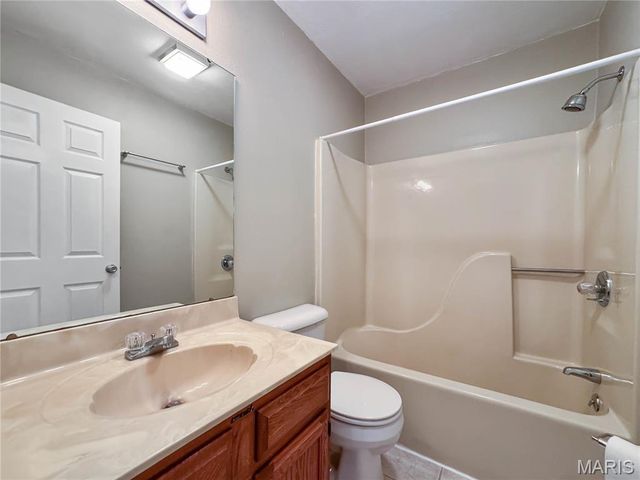 1902 Applegate Lane, Edwardsville, IL 62025