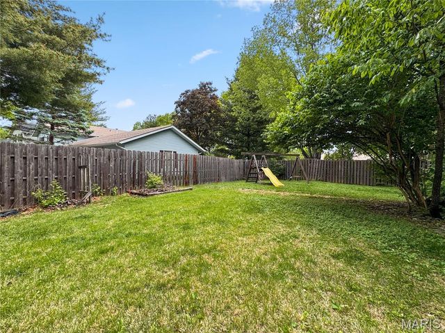 1902 Applegate Lane, Edwardsville, IL 62025