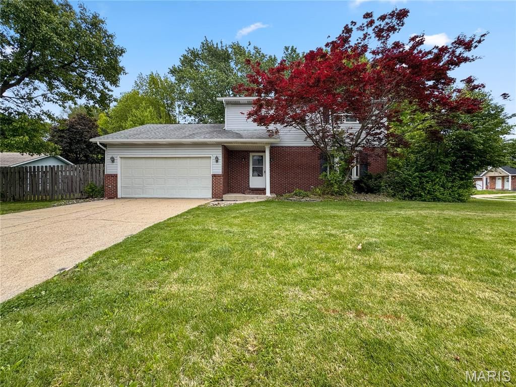 1902 Applegate Lane, Edwardsville, IL 62025