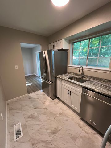 111 Sunset Avenue 111, 113, 115, Meriden, CT 06450