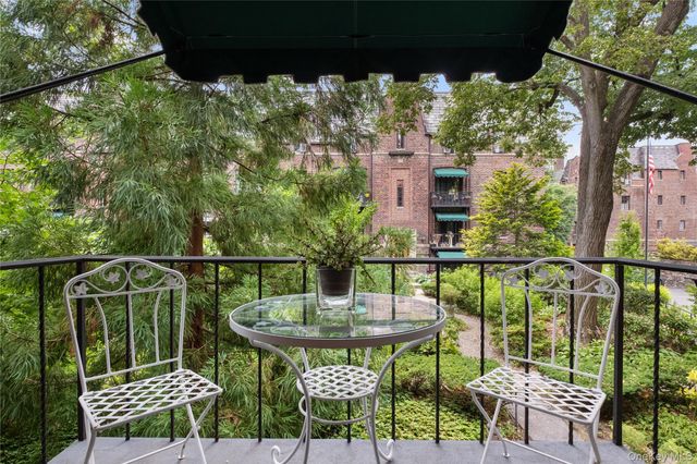 20 N Broadway J245, White Plains, NY 10601