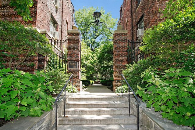 20 N Broadway J245, White Plains, NY 10601