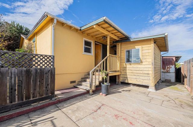 1800 Luxton Street, Seaside, CA 93955