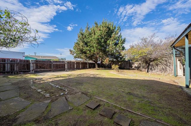 1800 Luxton Street, Seaside, CA 93955