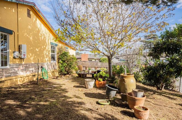 1800 Luxton Street, Seaside, CA 93955