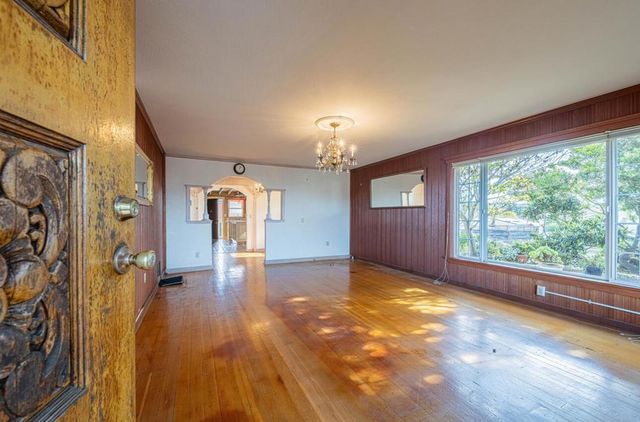 1800 Luxton Street, Seaside, CA 93955