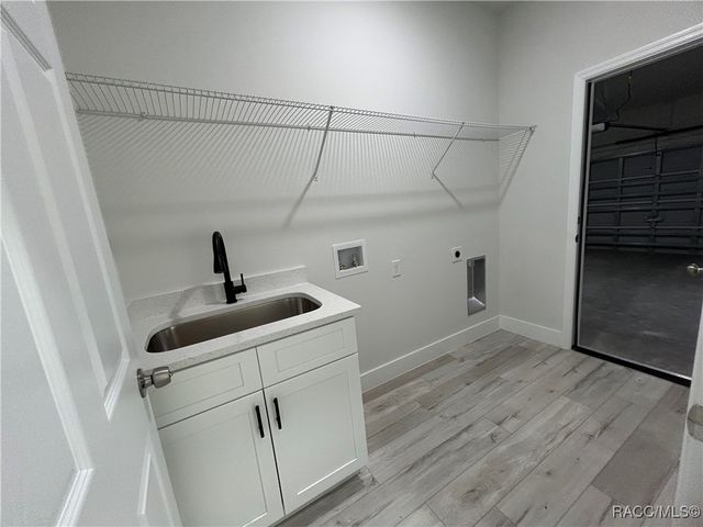 2097 W Hampshire Boulevard, Citrus Springs, FL 34434