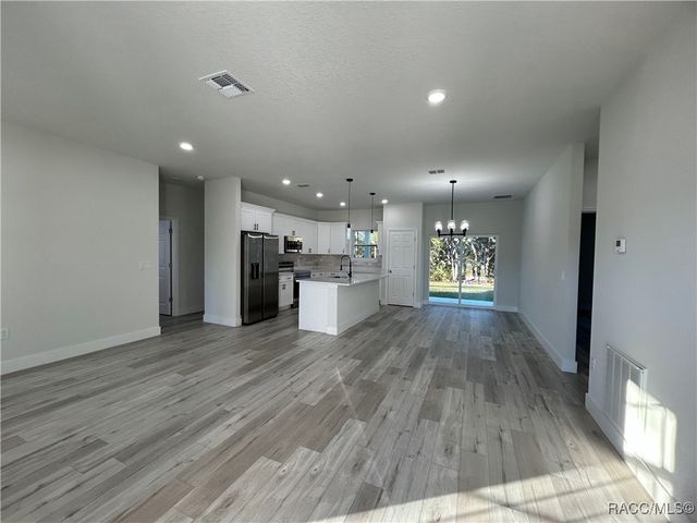 2097 W Hampshire Boulevard, Citrus Springs, FL 34434