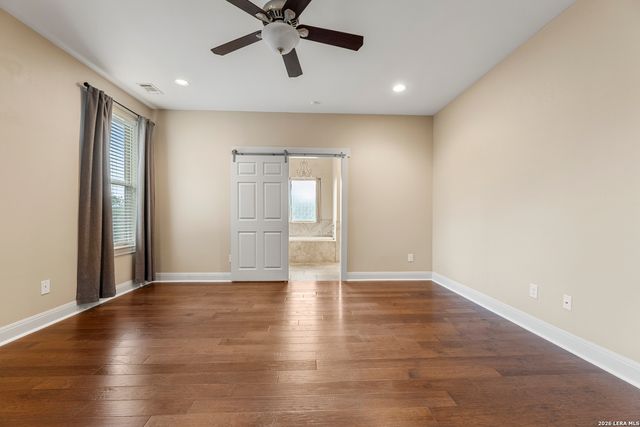 1126 Ensenada Dr, Canyon Lake, TX 78133