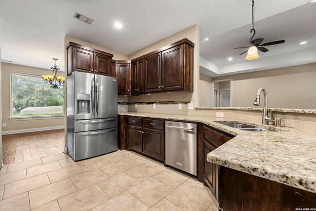 1126 Ensenada Dr, Canyon Lake, TX 78133