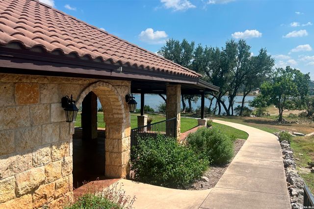 1126 Ensenada Dr, Canyon Lake, TX 78133