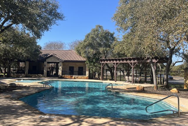 1126 Ensenada Dr, Canyon Lake, TX 78133