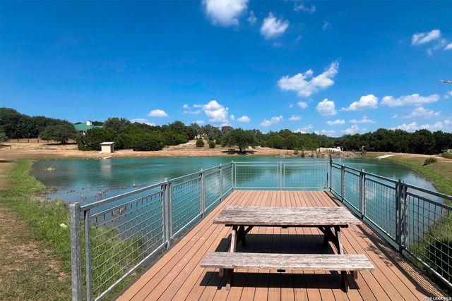 1126 Ensenada Dr, Canyon Lake, TX 78133