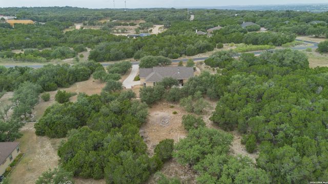1126 Ensenada Dr, Canyon Lake, TX 78133
