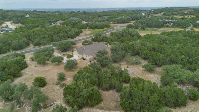 1126 Ensenada Dr, Canyon Lake, TX 78133