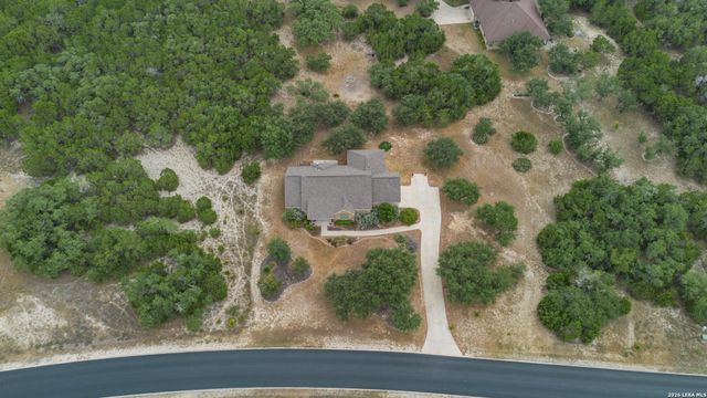 1126 Ensenada Dr, Canyon Lake, TX 78133
