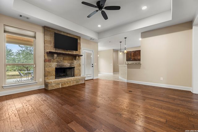 1126 Ensenada Dr, Canyon Lake, TX 78133