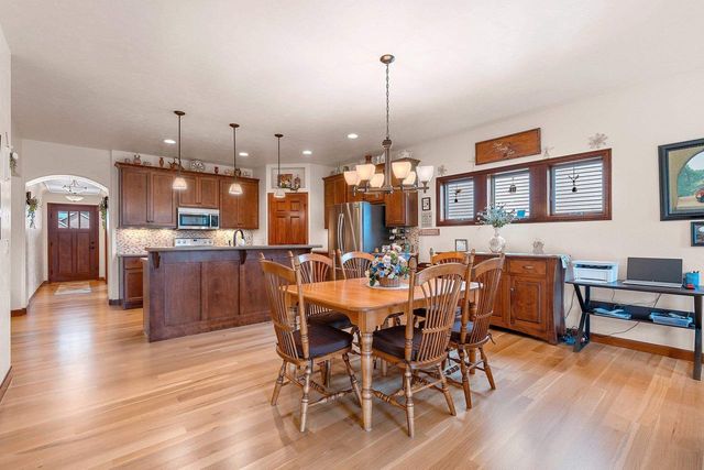 177 E CLEARWATER COURT, Appleton, WI 54913