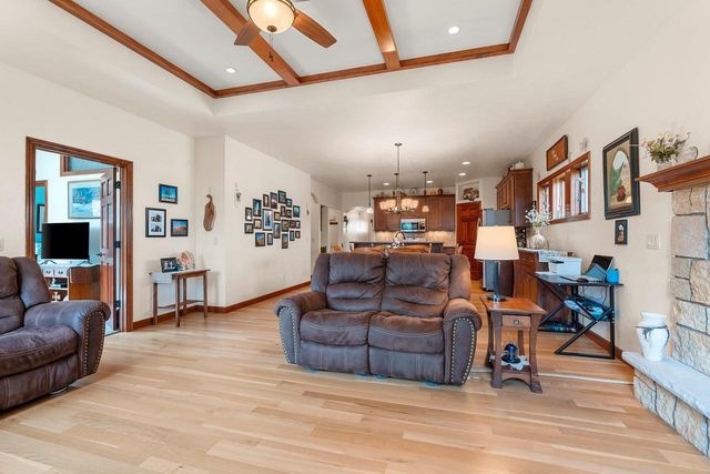 177 E CLEARWATER COURT, Appleton, WI 54913