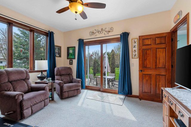 177 E CLEARWATER COURT, Appleton, WI 54913