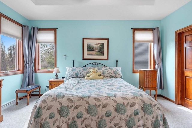 177 E CLEARWATER COURT, Appleton, WI 54913