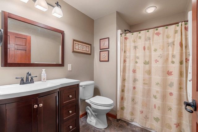 177 E CLEARWATER COURT, Appleton, WI 54913