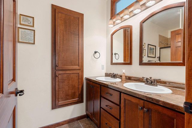 177 E CLEARWATER COURT, Appleton, WI 54913