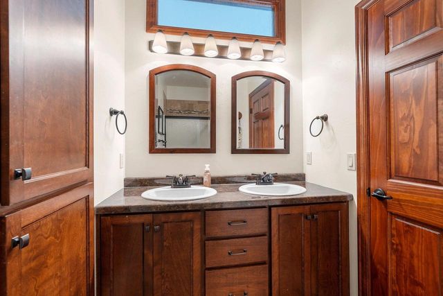 177 E CLEARWATER COURT, Appleton, WI 54913