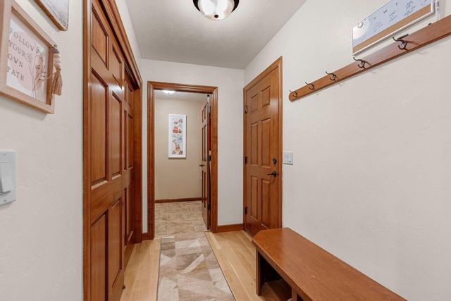 177 E CLEARWATER COURT, Appleton, WI 54913