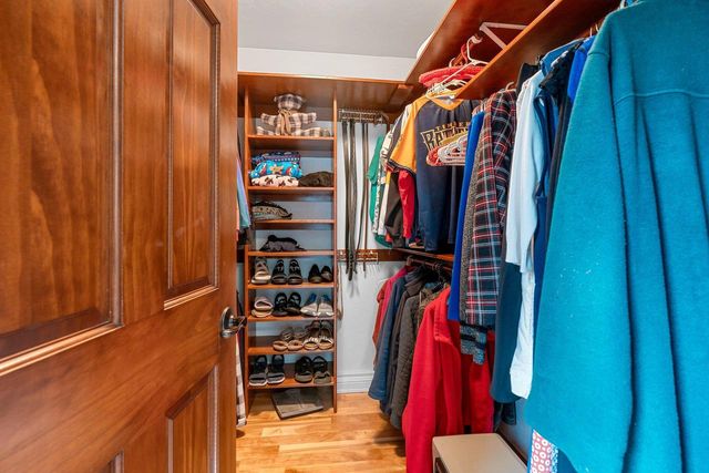 177 E CLEARWATER COURT, Appleton, WI 54913