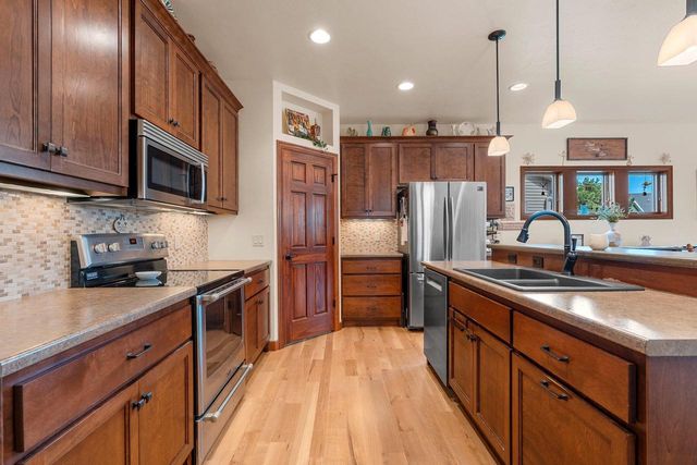177 E CLEARWATER COURT, Appleton, WI 54913