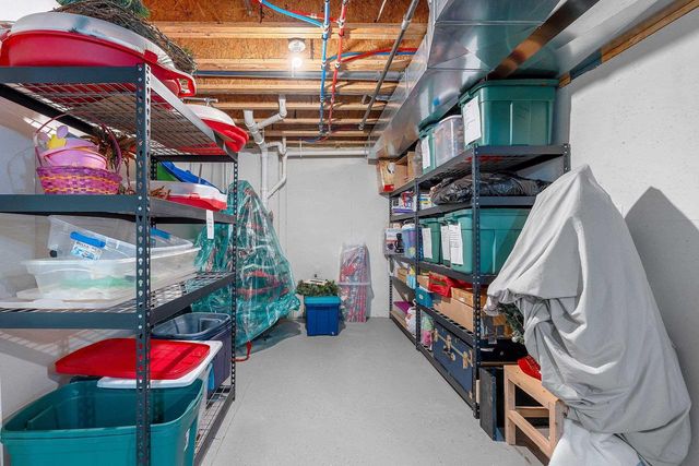177 E CLEARWATER COURT, Appleton, WI 54913