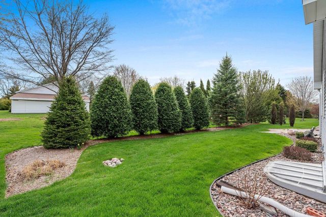 177 E CLEARWATER COURT, Appleton, WI 54913