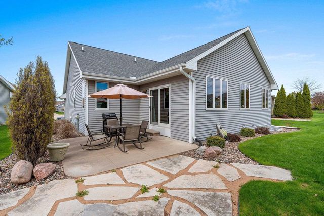 177 E CLEARWATER COURT, Appleton, WI 54913
