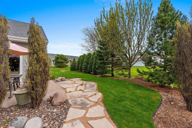 177 E CLEARWATER COURT, Appleton, WI 54913