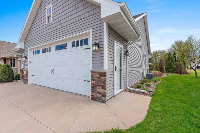 177 E CLEARWATER COURT, Appleton, WI 54913