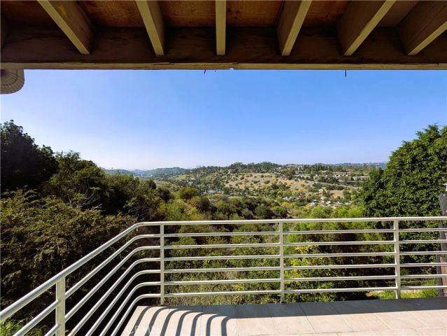 2076 Hanscom Drive, South Pasadena, CA 91030