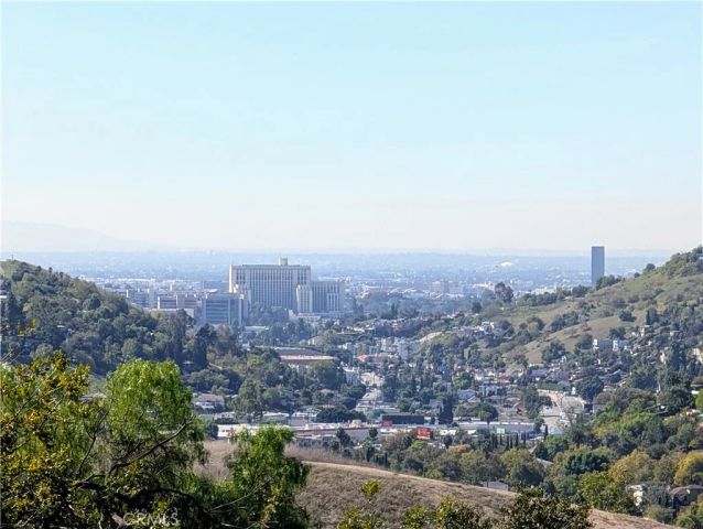 2076 Hanscom Drive, South Pasadena, CA 91030